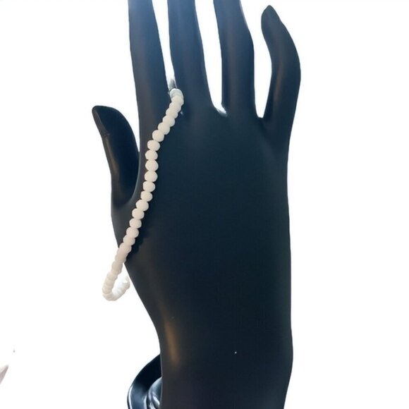 NTW White Faux Pearl beaded ankle Bracelet anklet with silver chain claw clasp. - Picture 2 of 5